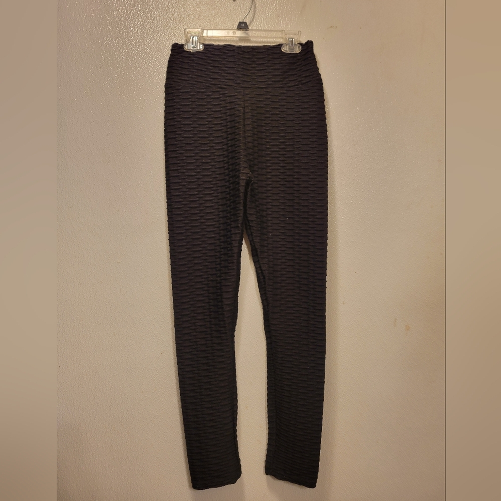 Textured Scrunch Butt Black Leggings